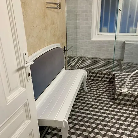 4us - 24h Self Check-in Apartman